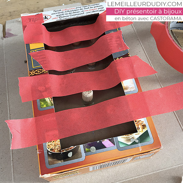 DIY Concrete jewelry display realized by Magali Thiébaud with Castorama trunnion support