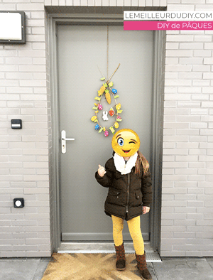 DIY Tutorial to learn how to make your Easter wreath with eggs and carrots