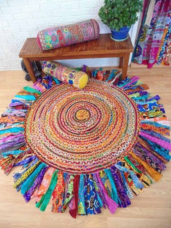 Knitted retail carpet model