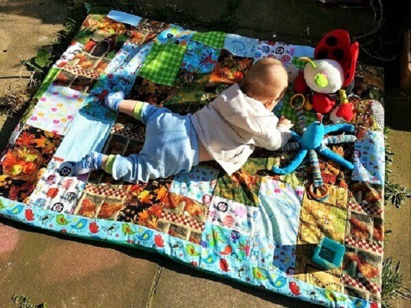 Reserve a special area for your baby with the patchwork rug made of patchwork
