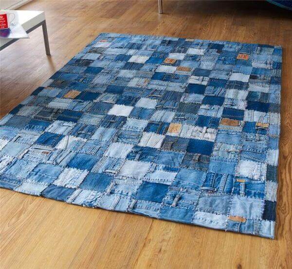 The denim carpet brings relaxation to the environment