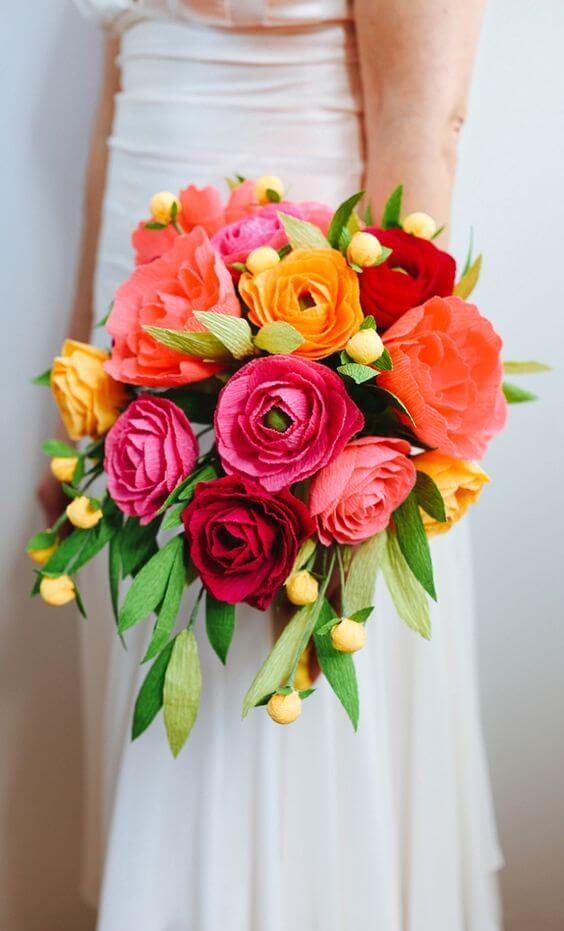 Buque de noiva colorido com flores de papel de seda