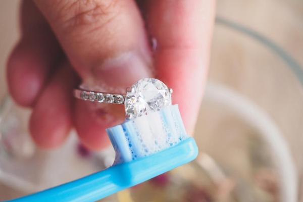 How to clean silver bracelet - How to clean silver bracelet with toothpaste