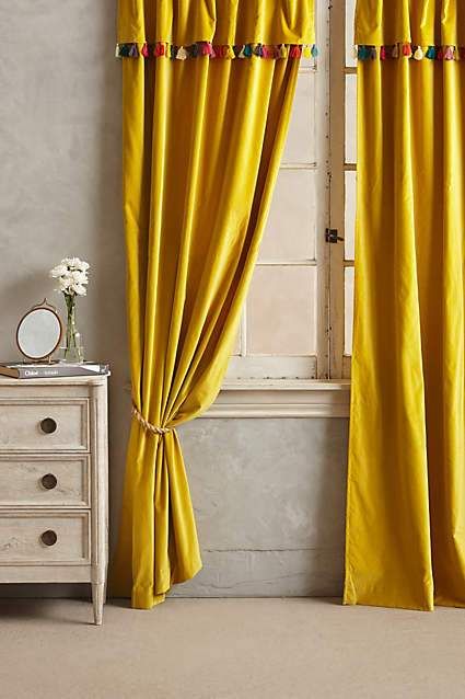 Prendedor de cortina amarela