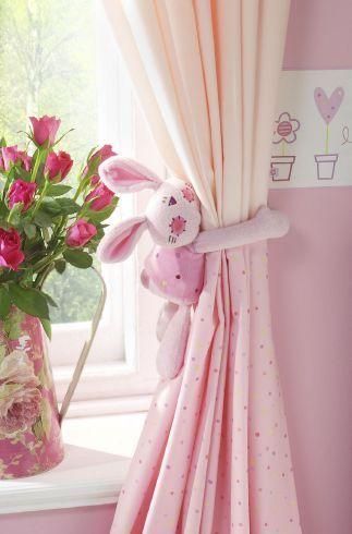 Use pelúcias para decorar sua cortina