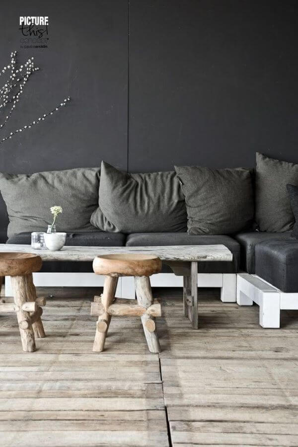 Sofá de palete cinza e branco super confortável