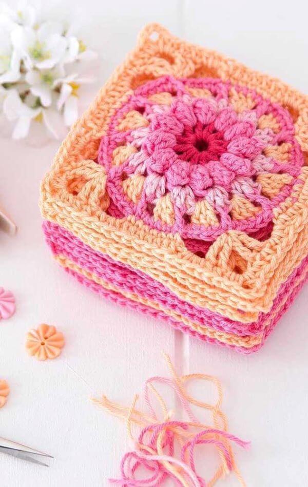 O crochê para iniciantes é um dos melhores artesanatos para aprender