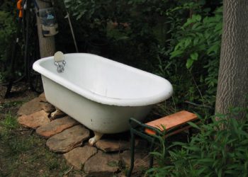 uses for old bathtubs outside