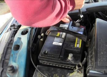 disconnecting car battery when on vacation