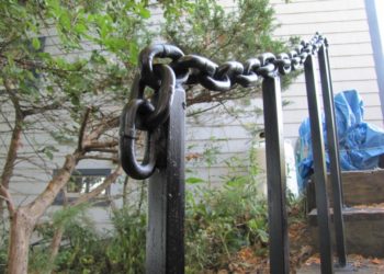 What is the best outdoor paint for metal?