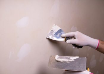 Can you use spackle to repair drywall?