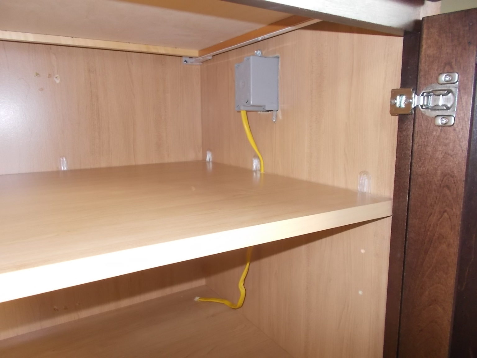 can-a-junction-box-be-inside-a-cabinet