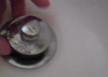 thaw frozen bathtub drain