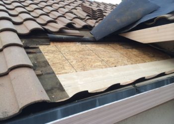 tile roof valley leak