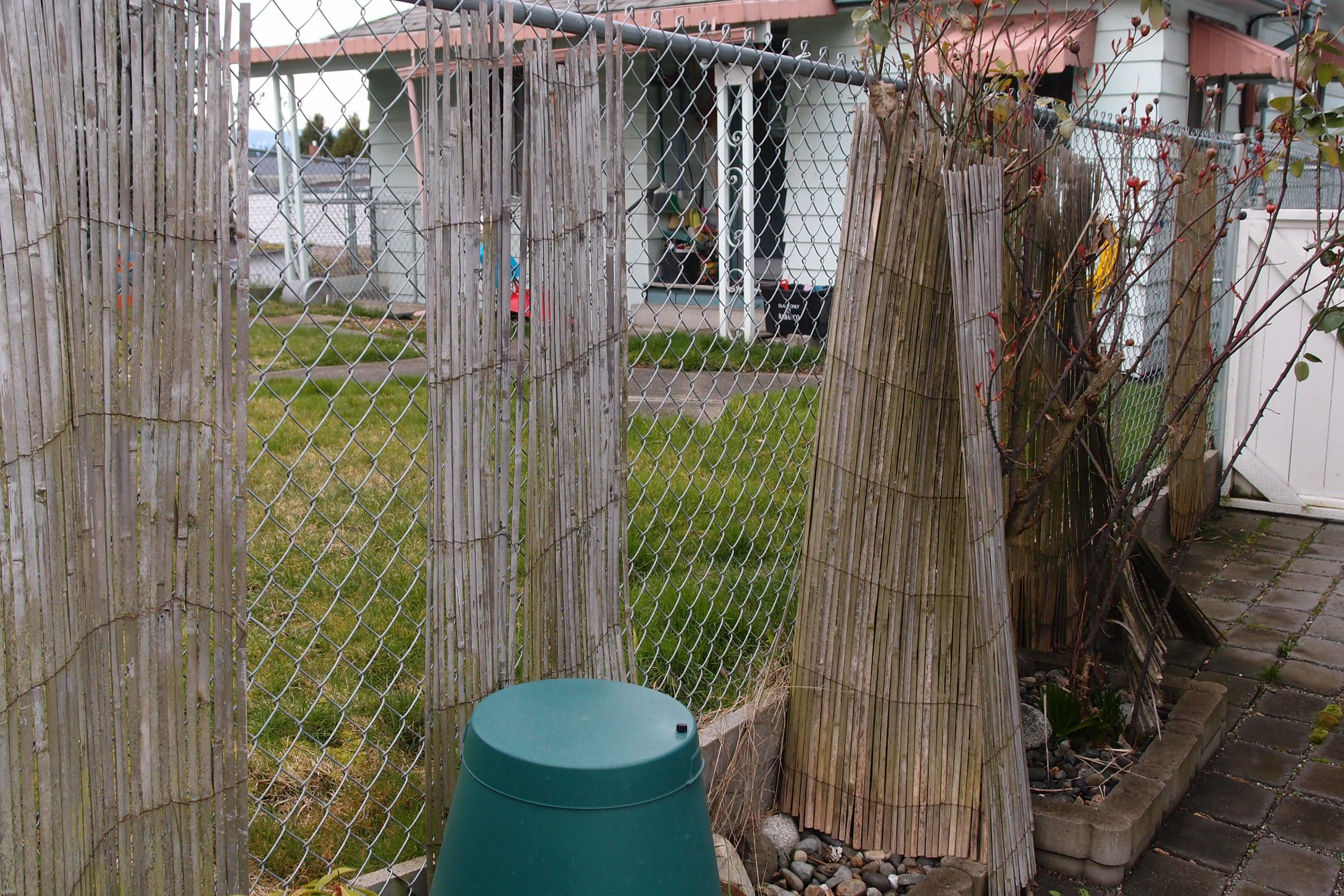 can-you-attach-a-wood-fence-to-chain-link