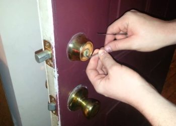 Can someone break into a deadbolt lock?