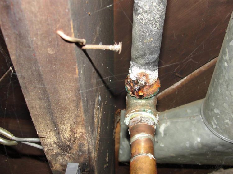 Can you use galvanized pipe for chimney?