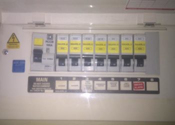 Does an electric shower have a fuse?