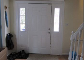 What is a sidelight window?