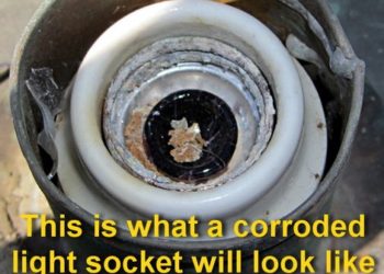 how to clean christmas light sockets