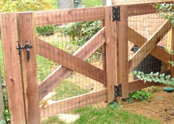 crossbuck fence gate