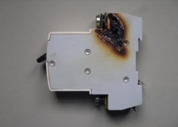 can a circuit breaker fail without tripping