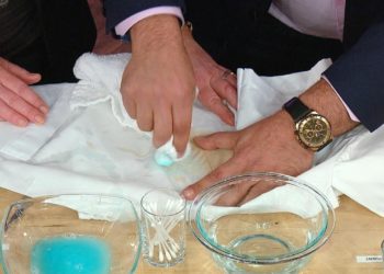 can dry cleaners get lipstick out