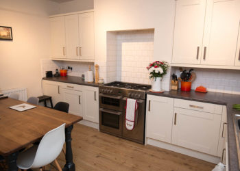 Can you put an extractor fan in a chimney?