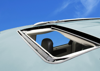 Does Safelite fix sunroofs?