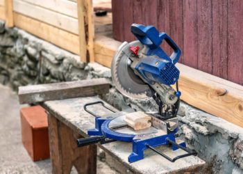 How thick can a 10 inch miter saw cut?