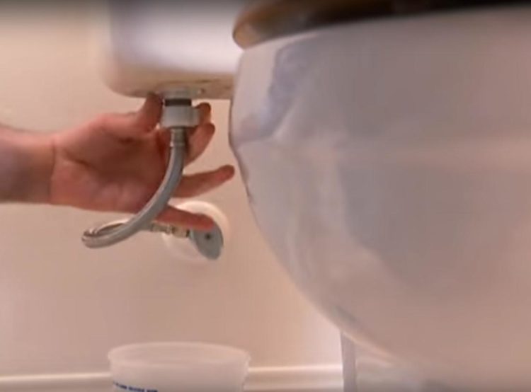 disconnect toilet supply line