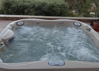 what does e02 mean on a hot tub