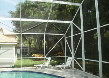 screen enclosure cleaning