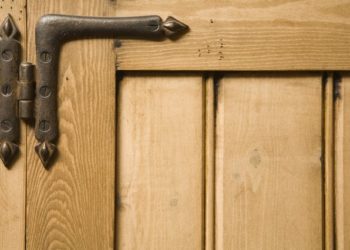 Is it OK to paint cabinet hinges?