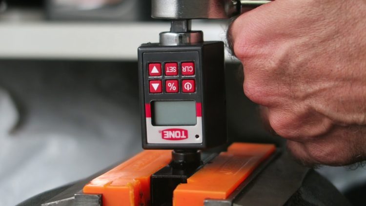 torque wrench calibration scale