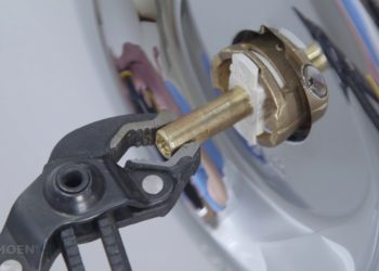 How do you change the cartridge on a Moen 1222?