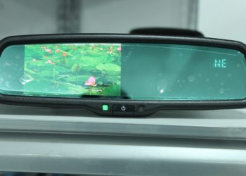 How do you use auto dimming mirrors?