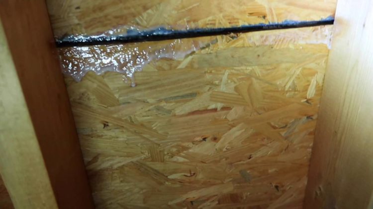 Will Flex Seal stop a leaking roof?
