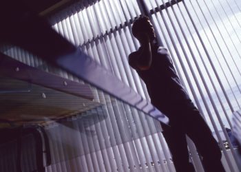 vertical blinds stuck closed