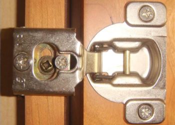 how do you adjust european hinges