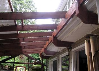 how to connect pergola to roof