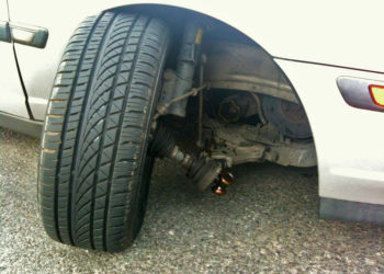 What are the symptoms of a failing CV joint?