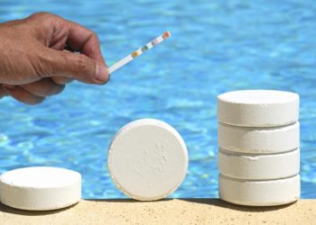 How much chlorine do I put in a small pool?