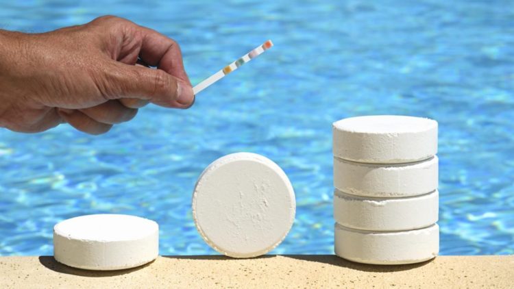How much chlorine do I put in a small pool?