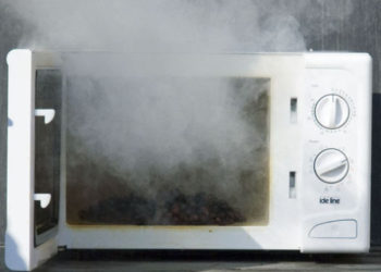 how to clean a burned microwave