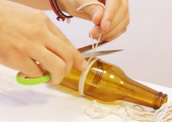 cutting glass bottles with string
