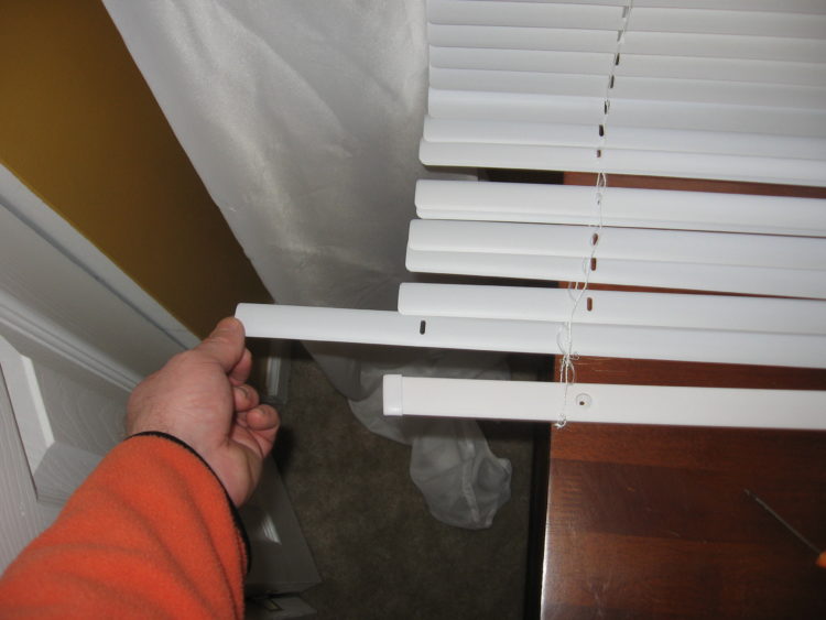 How do you remove horizontal blind slats?