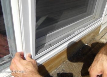 Why wont my screen door close all the way?