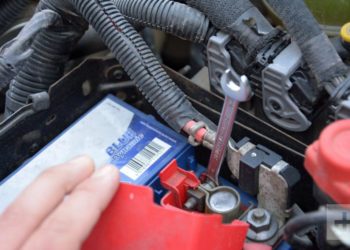 What order do you reconnect a car battery?