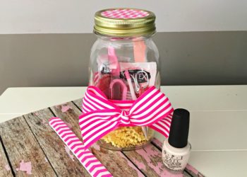 What can I put in a jar as a gift?
